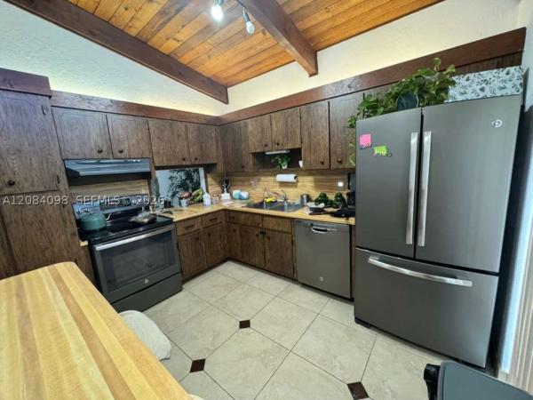 Villas At Carriage Hills Lakeside, 332 Briarwood Cir #2-19, Hollywood, Florida 33024, image 1