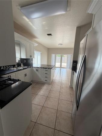 15457 SW 150th St, Unincorporated Dade County, Florida 33196, image 3