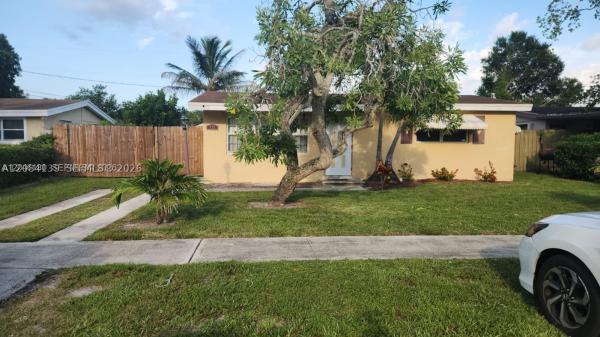 Palm Beach Colony, 772 Gardenia Dr, Royal Palm Beach, Florida 33411, image 2
