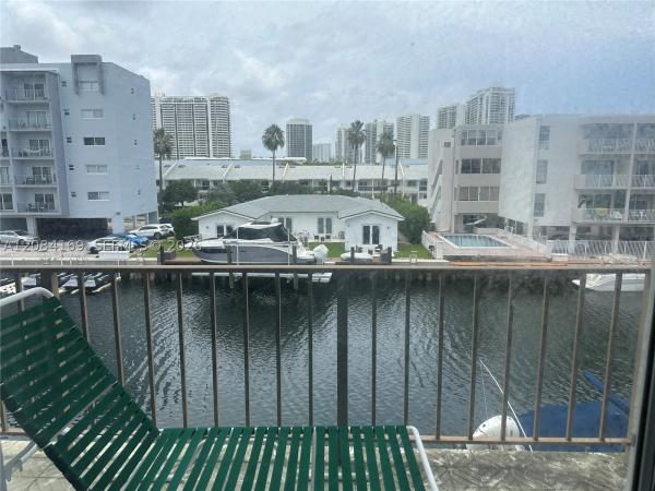 Caribbean House, 3665 NE 167th St #307, North Miami Beach, Florida 33160, image 3