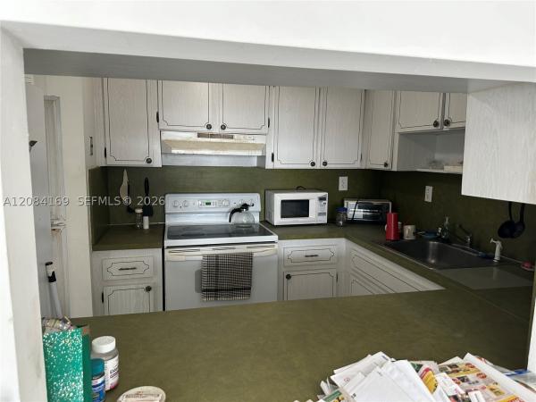 Caribbean House, 3665 NE 167th St #307, North Miami Beach, Florida 33160, image 2