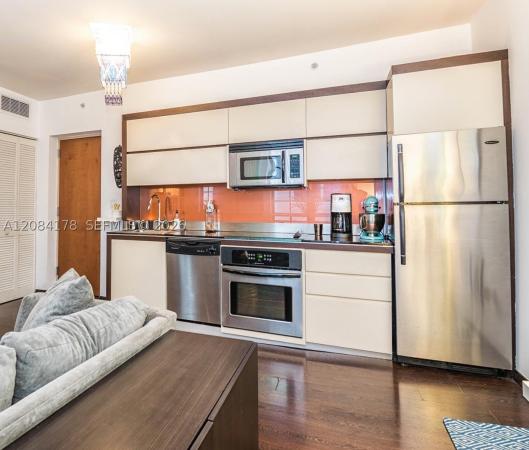 Governor, 435 21st St #223, Miami Beach, Florida 33139, image 2