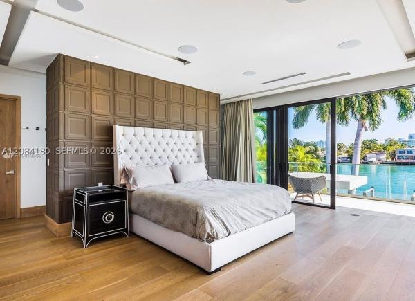 Di Lido Island, 321 E Dilido Dr, Miami Beach, Florida 33139, image 1