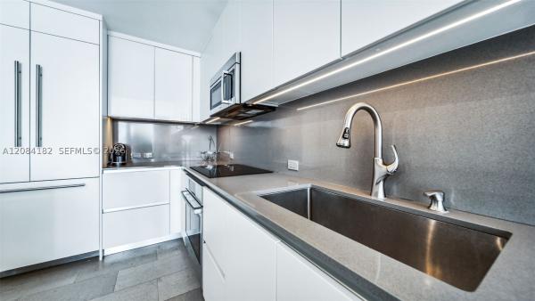 Reach Brickell City Centre, 68 SE 6th St #1605, Miami, Florida 33131, image 2