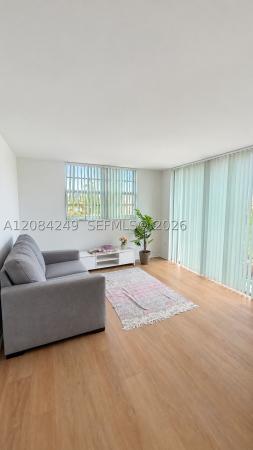 Lisette, 1990 Marseille Dr #407, Miami Beach, Florida 33141, image 3