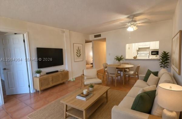 Samari Lake East, 10000 NW 80th Ct #2537, Hialeah Gardens, Florida 33016, image 1