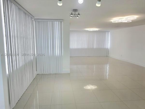 Del Prado, 18051 Biscayne Blvd #1204-1, Aventura, Florida 33160, image 2
