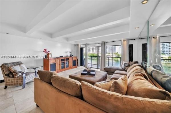 Pelican Landing, 4000 NE 168th St #PH-1A, North Miami Beach, Florida 33160, image 3