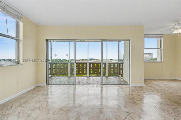 Hillcrest, 4330 Hillcrest Dr #520, Hollywood, Florida 33021, image 3