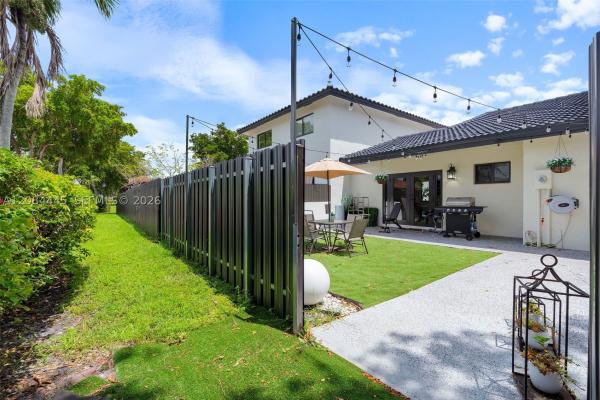 17374 NW 66th Pl, Hialeah, Florida 33015, image 1