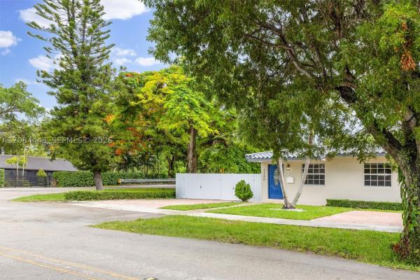 3240 SW 69th Ave, Unincorporated Dade County, Florida 33155, image 2