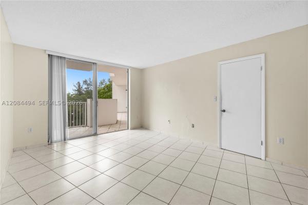 1200 NE Miami Gardens Dr #315W, Unincorporated Dade County, Florida 33179, image 2