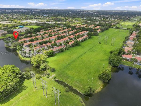 Embassy Courts, 10922 Chandler Dr, Cooper City, Florida 33026, image 2