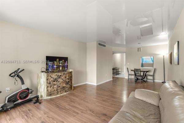 1700 NE 191st St #508, Unincorporated Dade County, Florida 33179, image 2