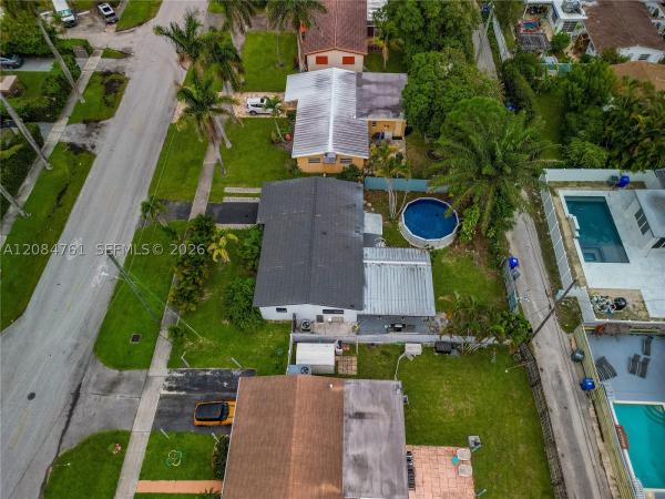 Country Club Homes, 1101 N 14th Ave, Hollywood, Florida 33019, image 1