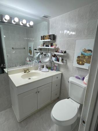Commodore Plaza Tower, 2750 NE 183rd St #1707, Aventura, Florida 33160, image 2