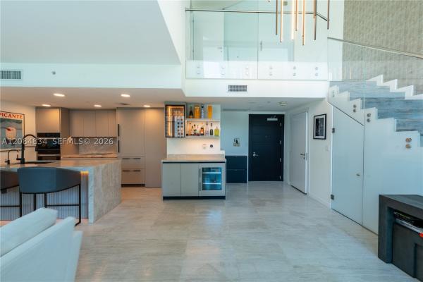 Epic Hotel & Residences, 200 Biscayne Boulevard Way #508, Miami, Florida 33131, image 3