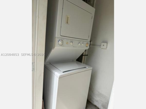 19110 SW 113th Pl, Unincorporated Dade County, Florida 33157, image 2