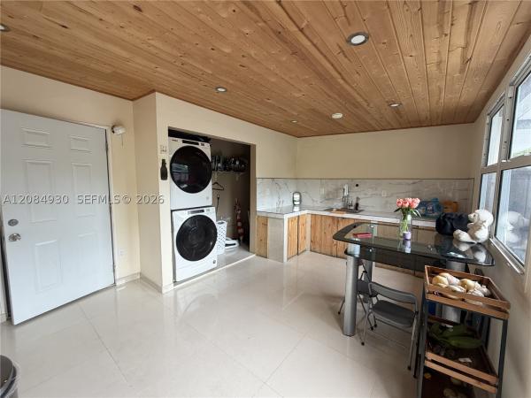 Kings Gardens, 4435 NW 185th St, Miami Gardens, Florida 33055, image 1