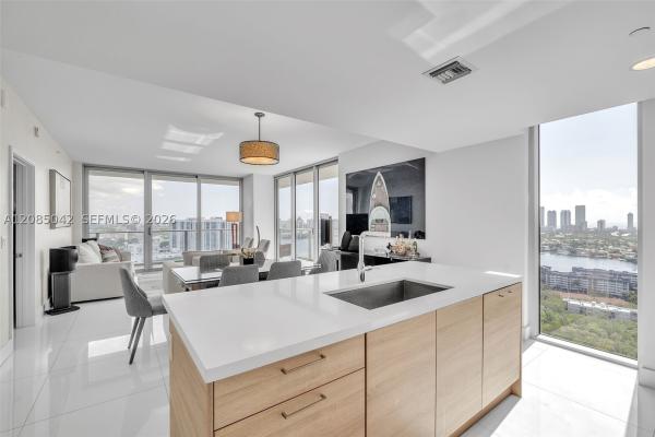 The Harbour North Tower, 16385 Biscayne Blvd #2707, North Miami Beach, Florida 33160, image 2