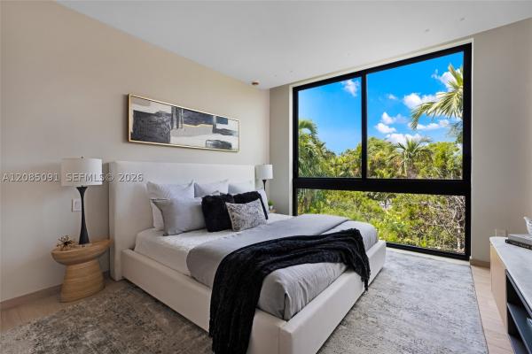 Lake View Heights, 4940 Cherokee Ave, Miami Beach, Florida 33140, image 2