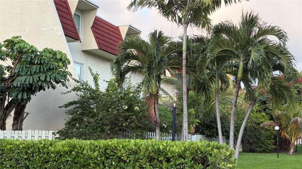 1655 NE 115th St #12B, Unincorporated Dade County, Florida 33181, image 2