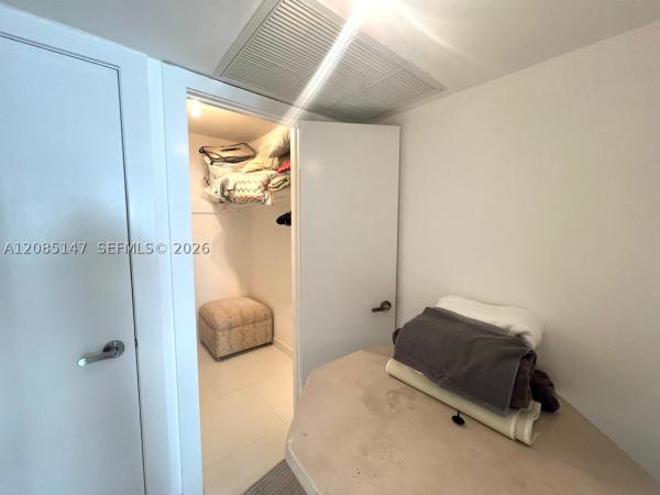 Oceanside Plaza, 5555 Collins Ave #9Y, Miami Beach, Florida 33140, image 2
