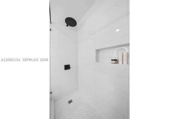 Beach View, 5237 Lagorce Dr, Miami Beach, Florida 33140, image 3