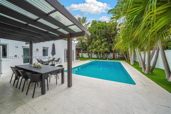 Beach View, 5237 Lagorce Dr, Miami Beach, Florida 33140, image 1