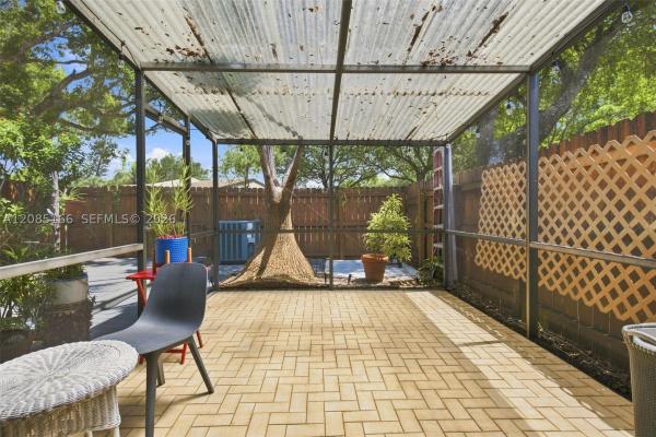 2221 Buttonwood Ave, Pembroke Pines, Florida 33026, image 3