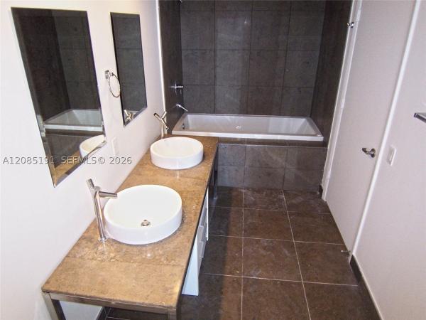 Icon Brickell Tower 3, 485 Brickell Ave #2303, Miami, Florida 33131, image 1