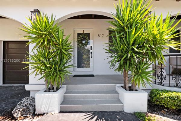 Tamiami Place, 817 Tangier St, Coral Gables, Florida 33134, image 2