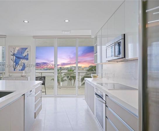 Carbonell, 901 Brickell Key Blvd #608, Miami, Florida 33131, image 1