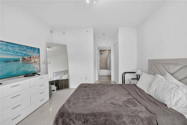 Mint At Riverfront, 92 SW 3rd St #4407, Miami, Florida 33130, image 1