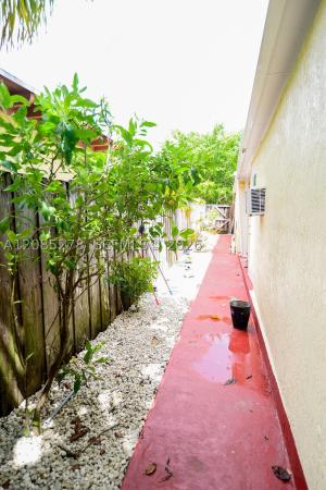 298 NW 104th St, Unincorporated Dade County, Florida 33150, image 2