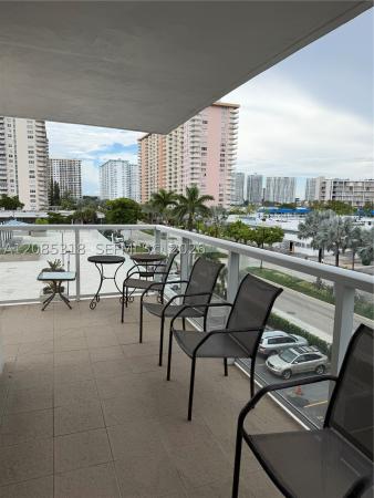 Winston Towers 300, 230 174th St #512, Sunny Isles Beach, Florida 33160, image 2