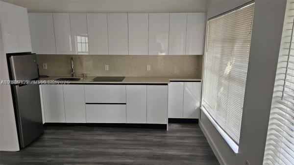 Dorann, 1244 Pennsylvania Ave #101, Miami Beach, Florida 33139, image 3