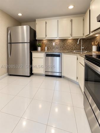 Commodore Plaza Tower, 2750 NE 183rd St #601, Aventura, Florida 33160, image 1
