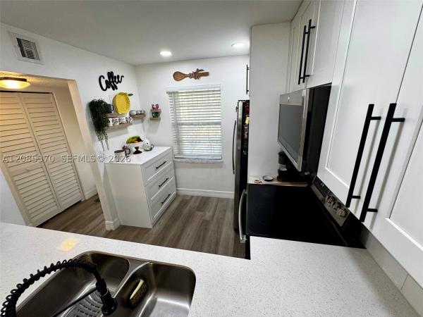 Oriole Gardens 3, 231 NW 76th Ave #102, Margate, Florida 33063, image 3