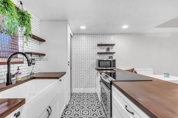 465 Swallow Dr #10, Miami Springs, Florida 33166, image 1