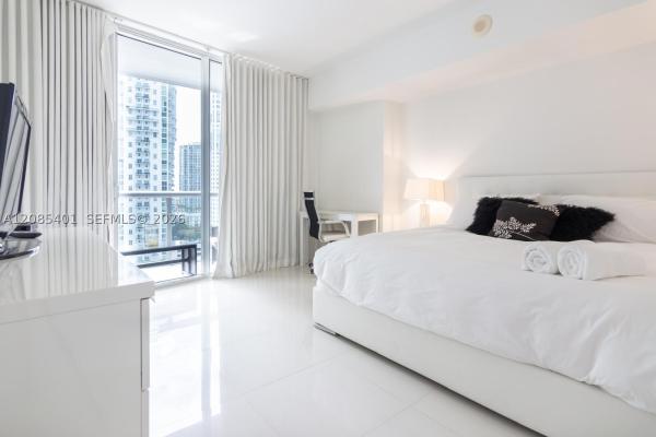 Icon Brickell Tower 3, 485 Brickell Ave #2006, Miami, Florida 33131, image 2