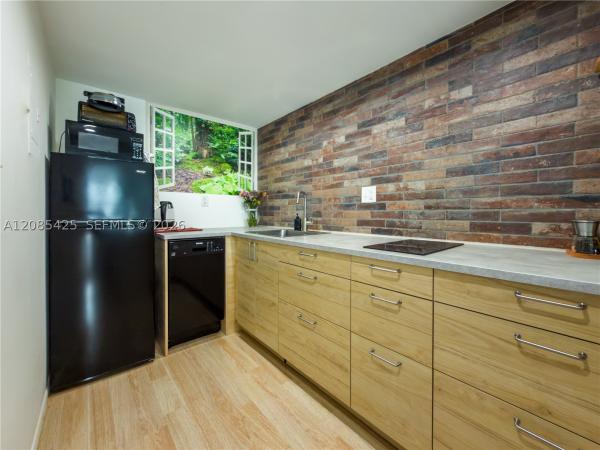 3 Horizons East, 12500 NE 15th Ave #312, North Miami, Florida 33161, image 1