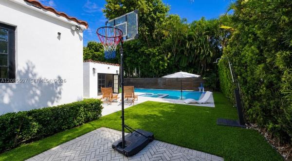 Washington Place, 735 NE 72nd St, Miami, Florida 33138, image 1