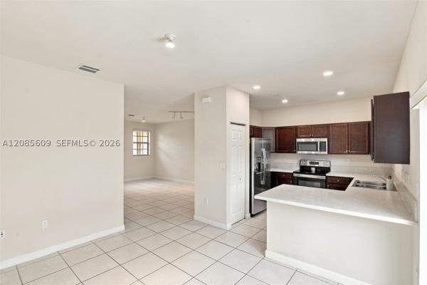 Chateau At The Vineyards, 3787 SE 2nd St, Homestead, Florida 33033, image 2