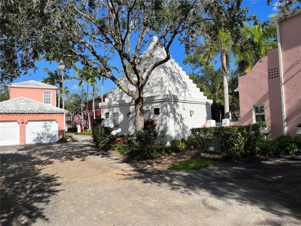 Bermuda Village At Coral Gables, 570 Loretto Ave #10, Coral Gables, Florida 33146, image 2