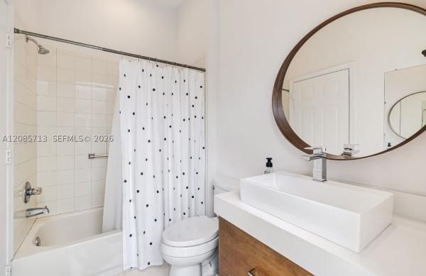 Victoria Pointe, 1604 Victoria Pointe Ln, Weston, Florida 33327, image 2