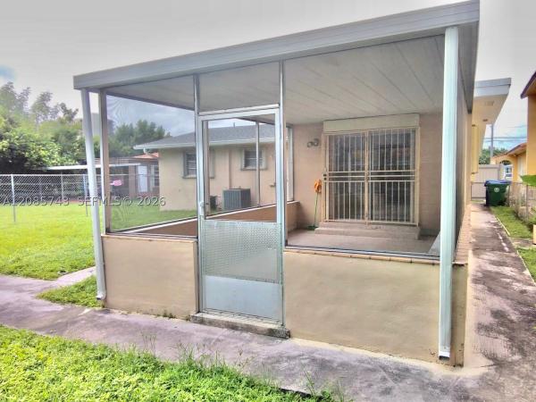 Miami Suburban Acres, 3304 SW 23rd St, Miami, Florida 33145, image 3
