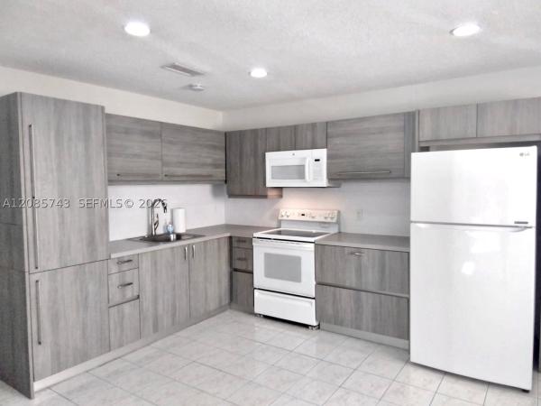 Miami Suburban Acres, 3304 SW 23rd St, Miami, Florida 33145, image 2