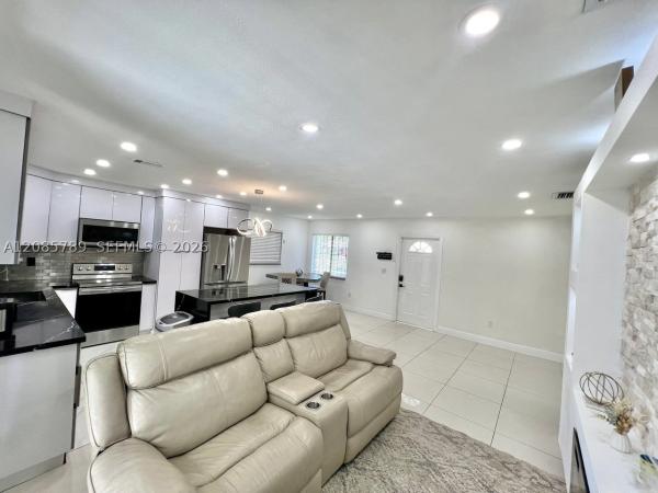 3810 NW 197th Ter, Miami Gardens, Florida 33055, image 3
