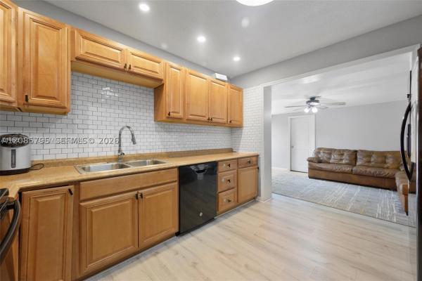 Linwood Gardens, 3530 N 65th Ave, Hollywood, Florida 33024, image 3